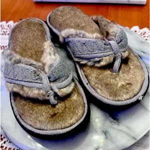 ❤️🦋ISOTIONER CUTE FLIP FLOP SANDLE SLIPPERS w/RUBBER BOTTOMS AN FUR AN GLITTER